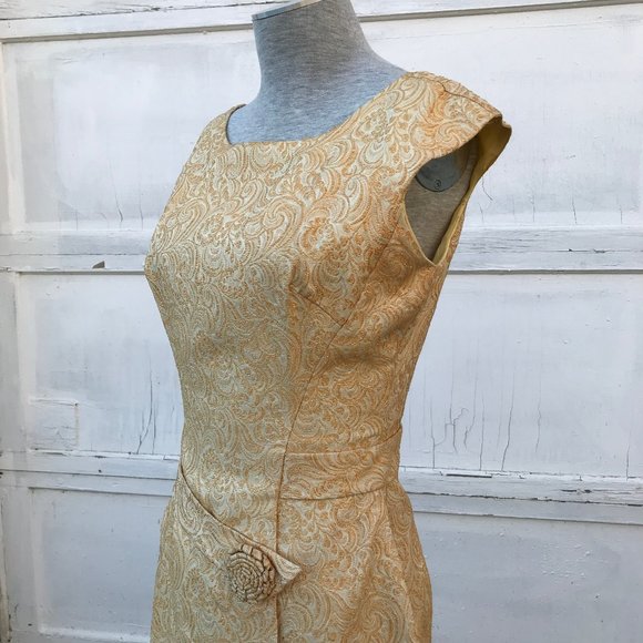 Francis Gale Gold Metallic Brocade Dress Asymmetric Waist Detail Vintage 1960s - Picture 2 of 9